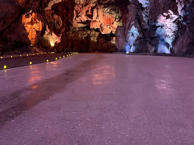 Hang Dơi biến thành nhà hàng sang trọng tại Quảng Ninh - Ảnh 3.