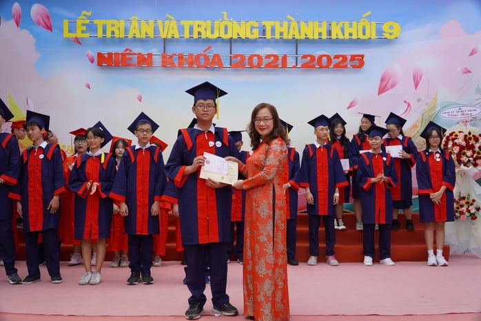 Không thể quên bóng dáng tảo tần của ba mẹ, thầy cô!- Ảnh 2.