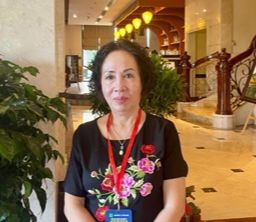 Bà Cao Thị Vân Điểm - Phó Chủ tịch Hội TBYT Việt Nam, Tổng Giám đốc Công ty CP Thiết bị y học vật liệu sinh học.