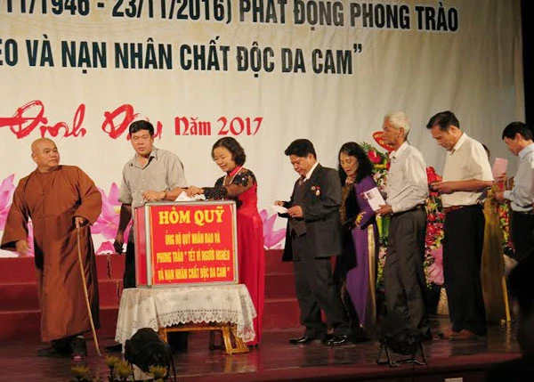 Lang Son Red Cross Society honors 48 groups and individuals photo 1