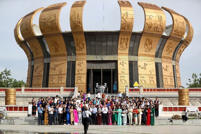 Giao lưu HSSV dân tộc thiểu số tiêu biểu năm 2025: Lan toả khát vọng vươn lên, gìn giữ bản sắc dân tộc Việt Nam - Ảnh 10.