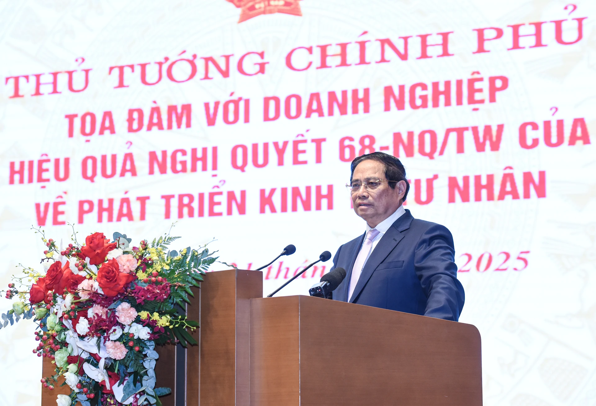 [រូបថត] នាយករដ្ឋមន្ត្រី Pham Minh Chinh ធ្វើជាអធិបតីកិច្ចសន្ទនាជាមួយអង្គភាពអាជីវកម្ម និងសមាគមធុរកិច្ច រូបថតទី ១