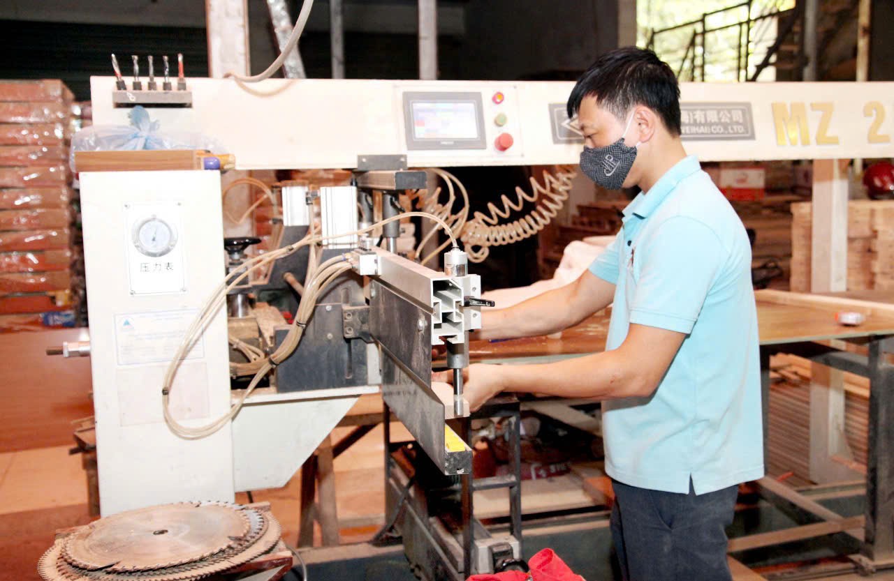 Business and production households in Yen Lac district (Vinh Phuc province) always focus on saving energy and improving production efficiency. Photo: Thu Thuy