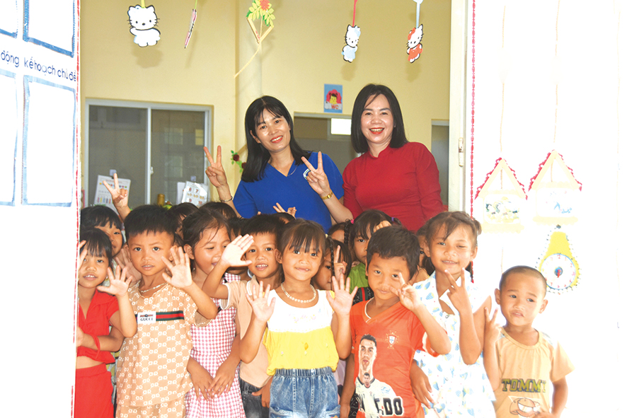 Llevando amor al pueblo de Huong Hiep
