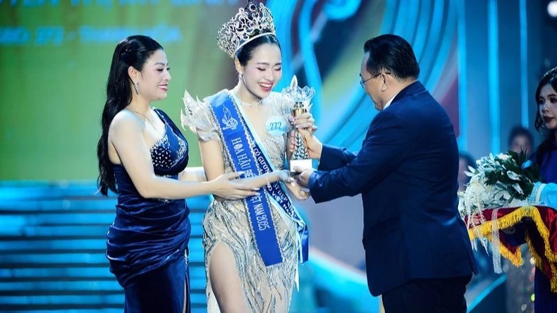 Nguyễn Thị Mỹ Linh đăng quang Hoa hậu Biển đảo Việt Nam ảnh 2