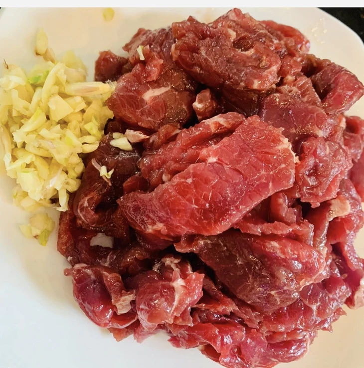 Phở xào bò với công thức ướp thịt ngon bất bại, cho ngày nắng nóng, cho cả mùa mưa - Ảnh 2.