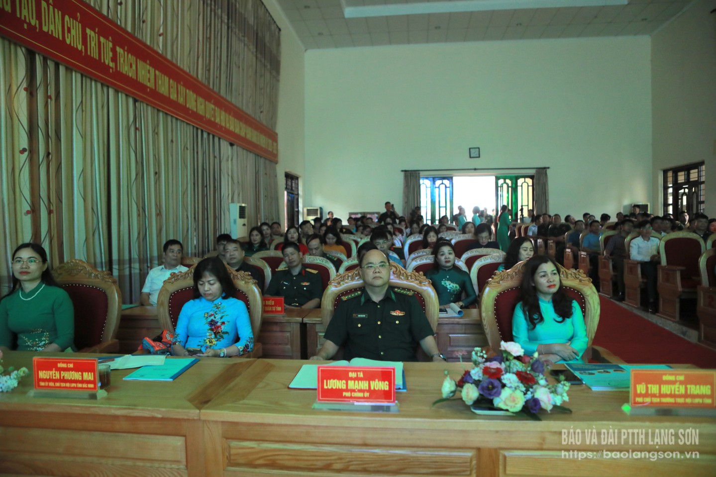 Các đại biểu tham dự hội nghị
