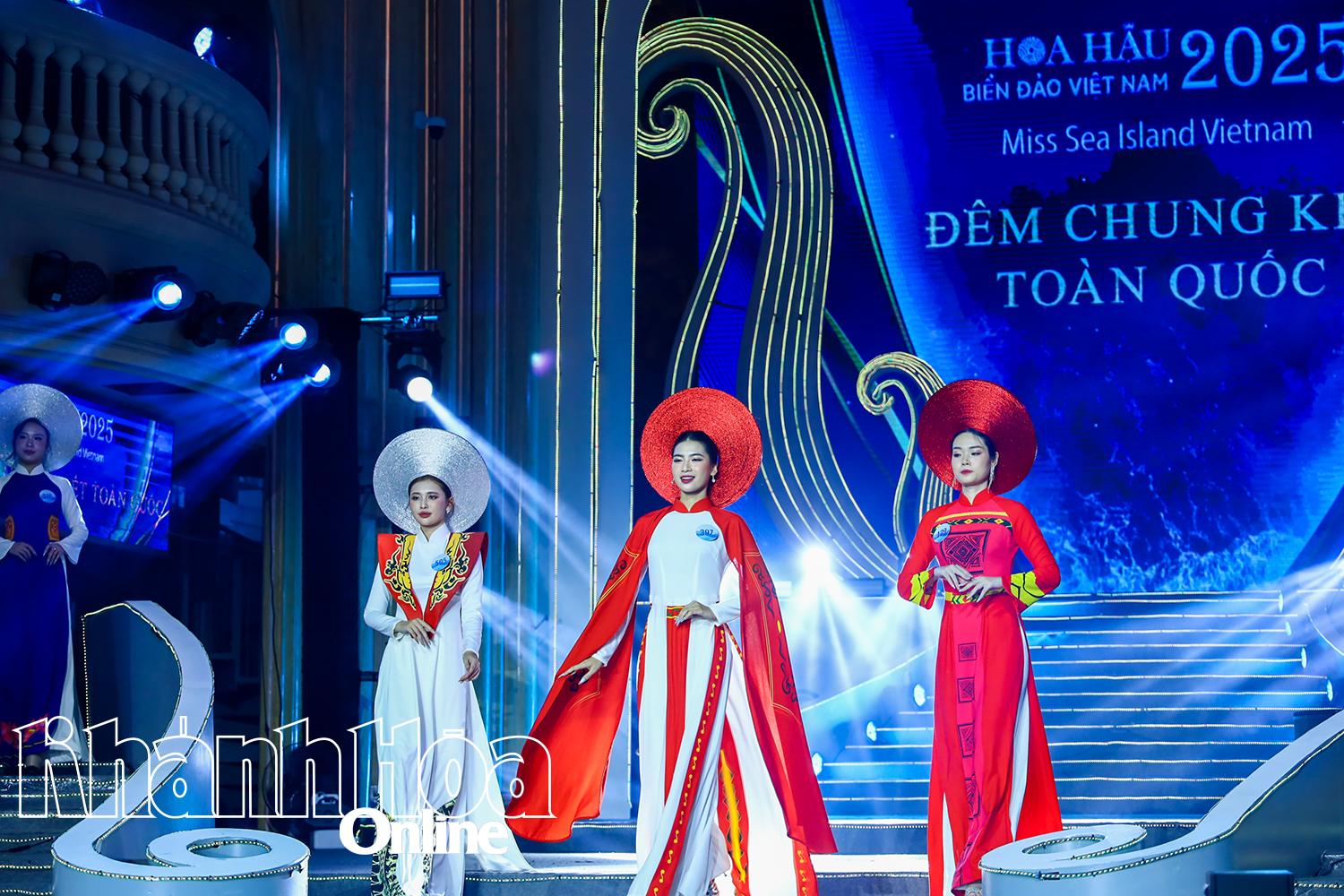 ការសម្តែងឈុត Ao Dai។