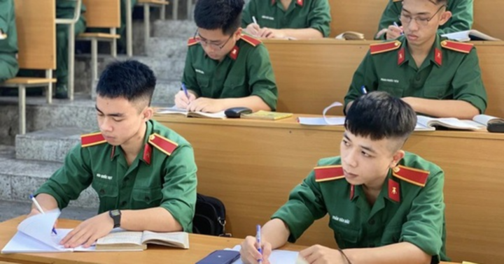 ระบบพลเรือนของโรงเรียนตำรวจและทหารจะต้องจ่ายค่าเล่าเรียนตามระเบียบที่แยกจากกัน (ภาพประกอบ)