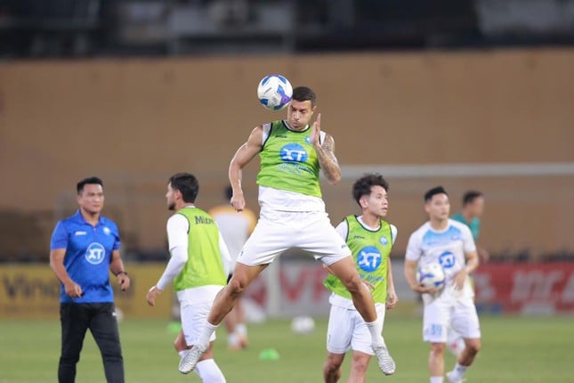 En directo: Hanoi FC vs Nam Dinh Blue Steel 0-0 (H1): Hanoi contraataca peligrosamente (foto 26)