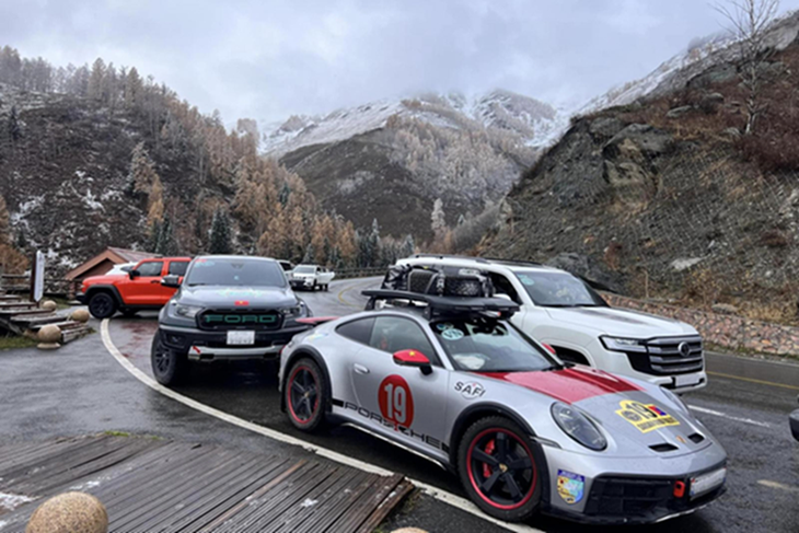 Porsche 911 Dakar cua dai gia Hai Phong cham moc 75.000 km-Hinh-8