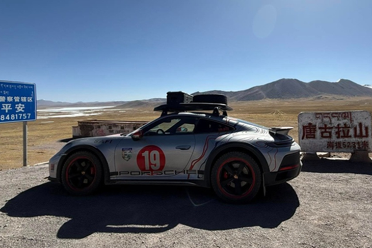 Porsche 911 Dakar cua dai gia Hai Phong cham moc 75.000 km-Hinh-9