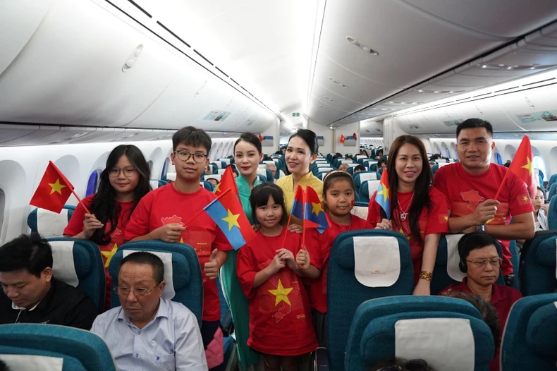 Cùng Vietnam Airlines cất cánh trong ngày Đại lễ dân tộc ảnh 15