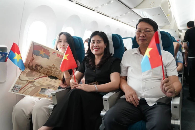 Cùng Vietnam Airlines cất cánh trong ngày Đại lễ dân tộc ảnh 11