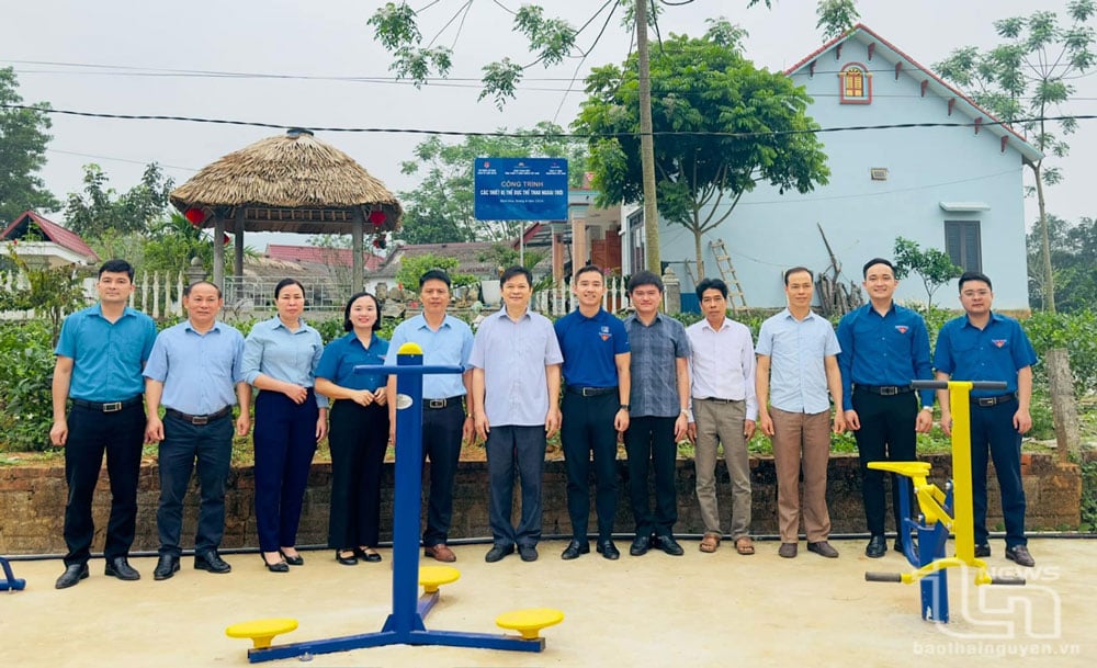 សម្ព័ន្ធយុវជនស្រុក Dinh Hoa បានកៀងគរធនធានសង្គមដើម្បីអនុវត្តគម្រោងយុវជននៅឃុំ Phuong Tien។