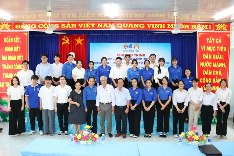 Họp mặt sinh viên Giồng Trôm lần thứ 14
