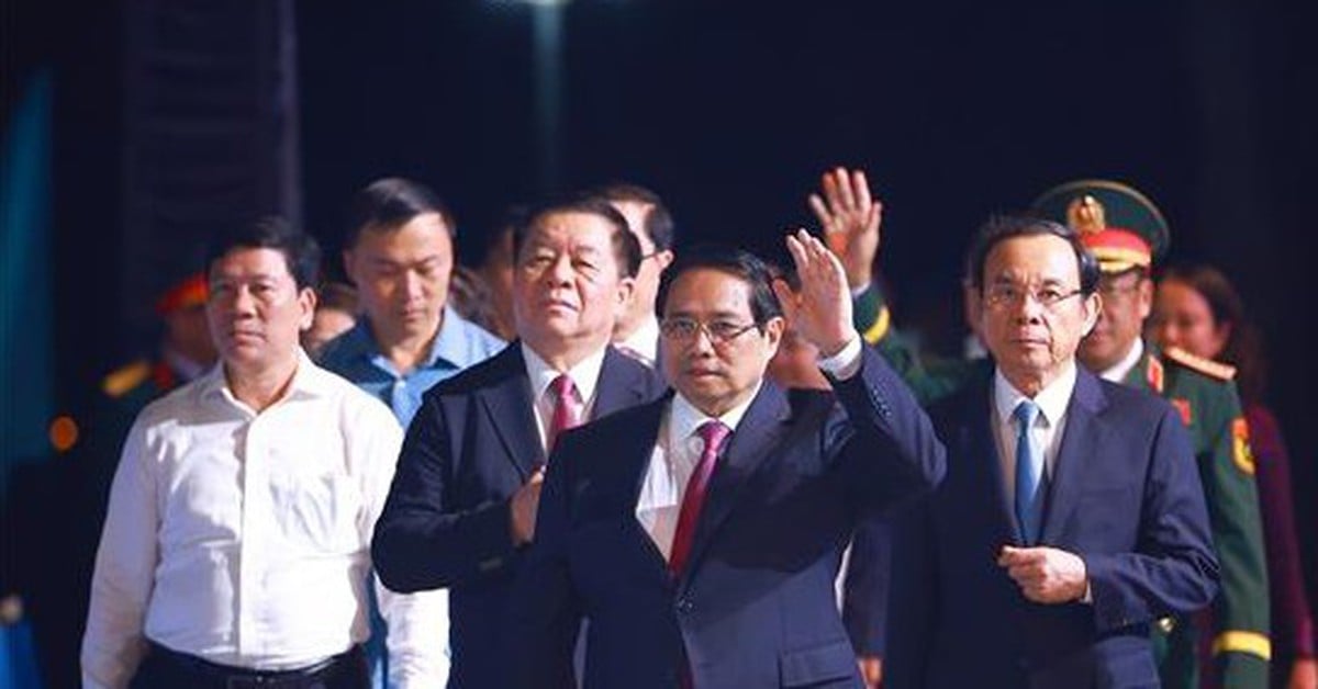 Prime Minister attends program Con Dao - Heroic song of Vietnam's will