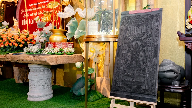 សម្ពោធ​កំណាត់​ឈើ​ផលិត​ឡើង​វិញ​នូវ «​ព្រះ​សម្មាសម្ពុទ្ធ» ដើម្បី​អបអរ​ពិធីបុណ្យ​វិសាខបូជា ឆ្នាំ​២០២៥ រូបថត ១