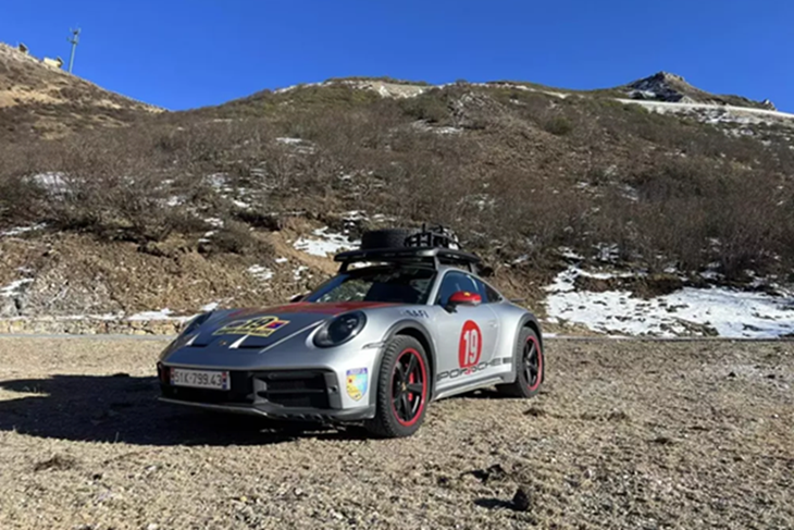 Porsche 911 Dakar cua dai gia Hai Phong cham moc 75.000 km-Hinh-7