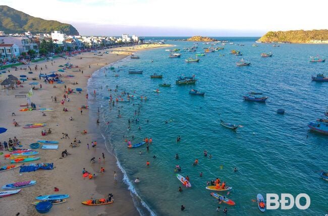 30. April – 1. Mai Feiertag: „Meeresparadies“ Quy Nhon – Binh Dinh zieht Besucher an
