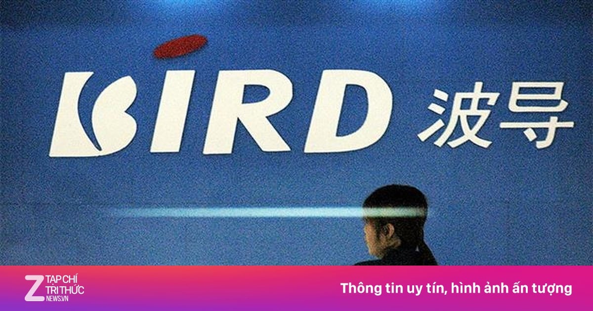 China's mobile king is fading