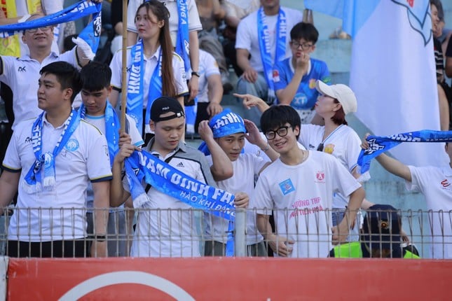 En directo: Hanoi FC vs Nam Dinh Blue Steel 0-0 (H1): Hanoi contraataca peligrosamente (foto 23)