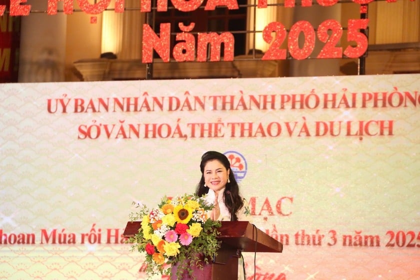 Bà Trần Thị Hoàng Mai - Giám đốc Sở Văn hóa, Thể thao và Du lịch Hải Phòng phát biểu khai mạc.
