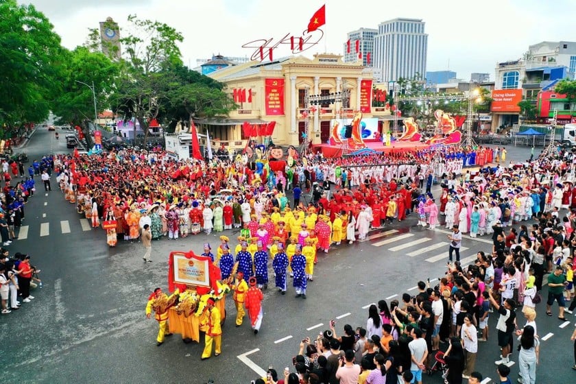 Sự kiện này cũng là dịp để nghệ thuật múa rối đến gần hơn với khán giả.