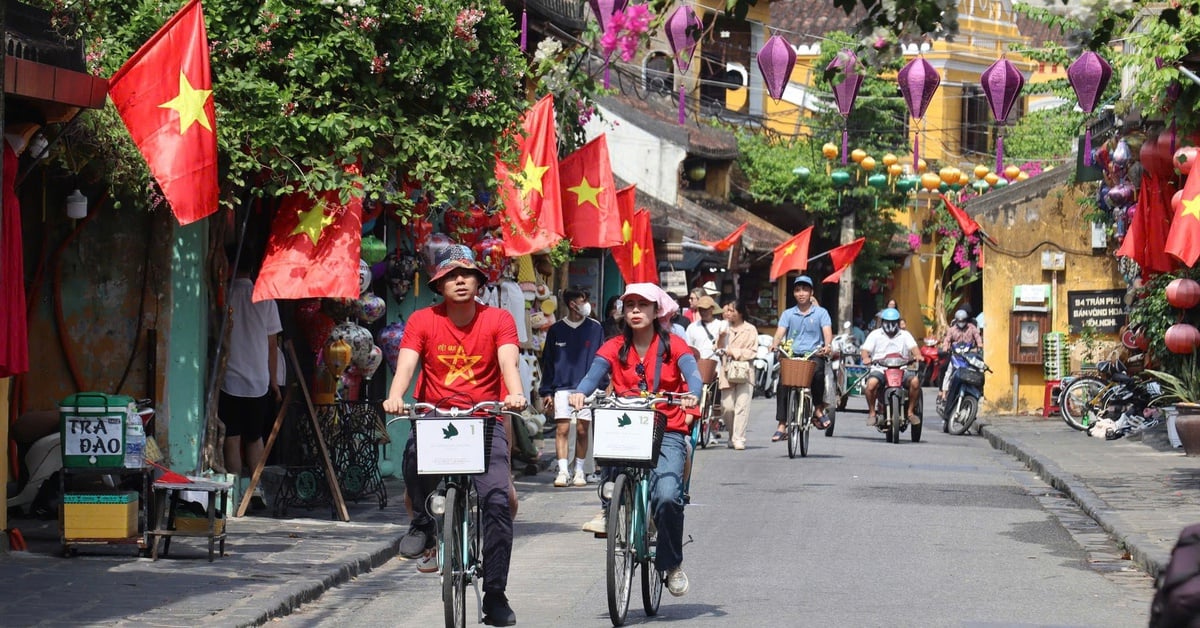 5 ngày nghỉ lễ Đà Nẵng thu hơn 2.400 tỉ đồng từ du lịch, nhiều tỉnh miền Trung báo cáo bội thu