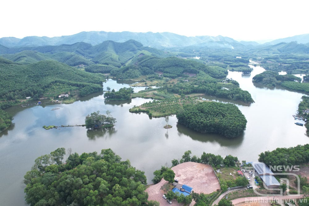Cảnh quan Khu du lịch hồ Ghềnh Chè (TP. Sông Công).