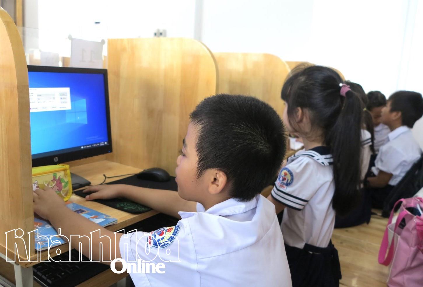 Tăng cường chuyển đổi số trong giáo dục và triển khai học bạ số