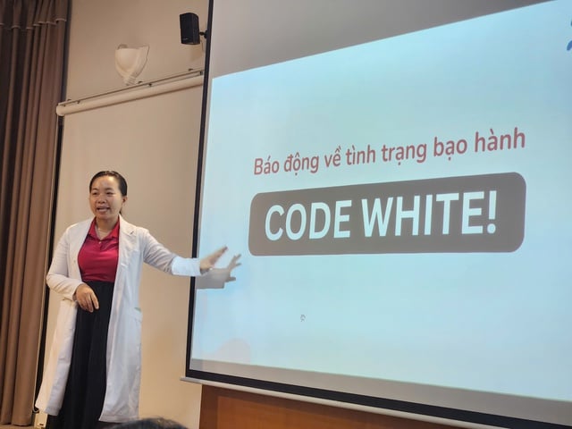Vấn nạn nhân viên y tế bị bạo hành, bạo lực học đường:  Thêm một giải pháp- Ảnh 2.