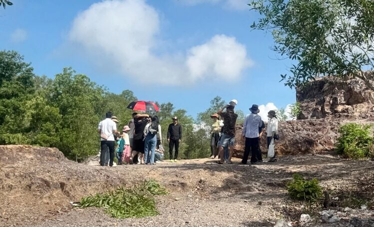 El distrito de Tri Ton recibe a más de 77.000 visitantes durante la temporada navideña.