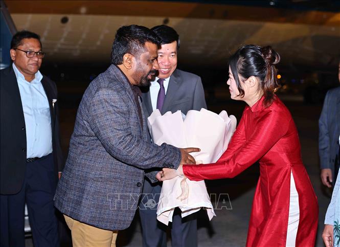 Tổng thống Sri Lanka tới Hà Nội, bắt đầu thăm chính thức Việt Nam