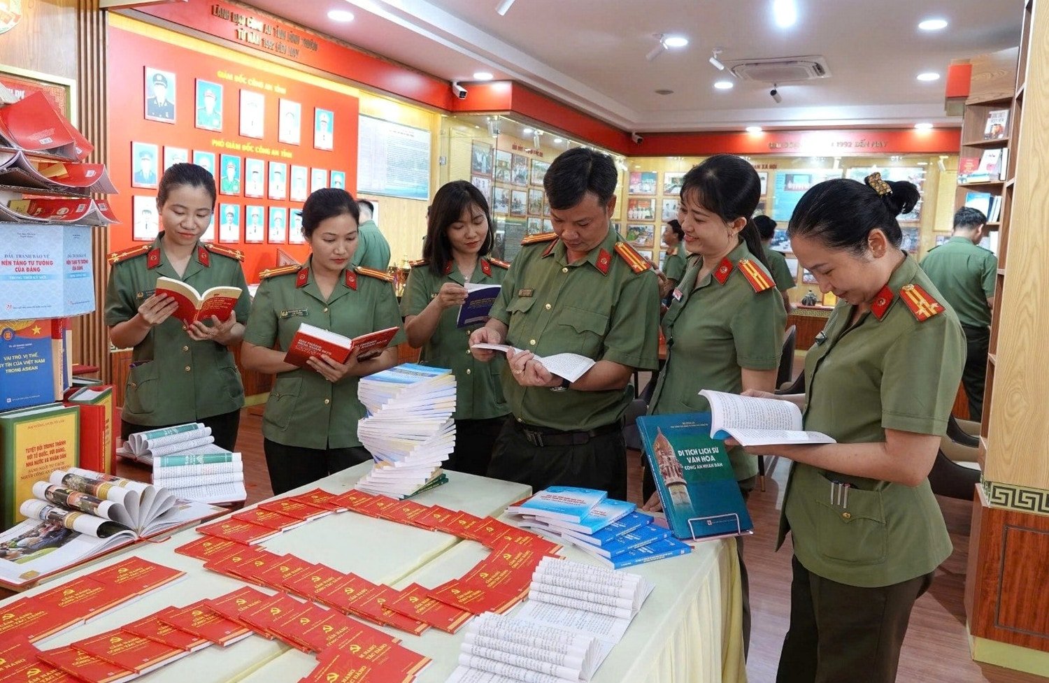Diffuser le mouvement de lecture au sein de la police provinciale de Binh Thuan
