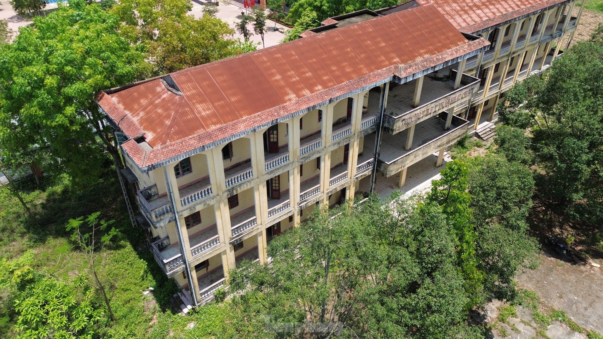 Thanh Hóa: Sau giải thể, trường học trên đất vàng bỏ hoang, đổ nát ảnh 2