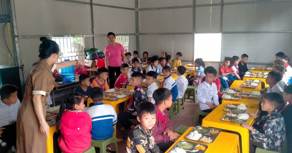 国境沿いの学校の生徒のための食堂建設