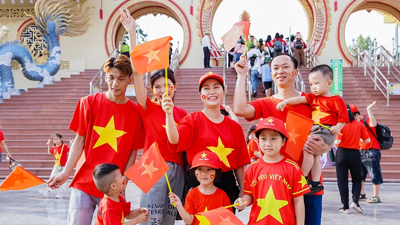 Gần 2 triệu lượt khách đến các điểm du lịch, vui chơi ở Thành phố Hồ Chí Minh trong dịp nghỉ lễ 30/4 và 1/5