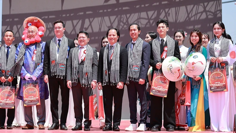 Khai mạc Festival “Trái tim Việt Nam – 50 năm hòa chung một nhịp” tại Nhật Bản ảnh 1