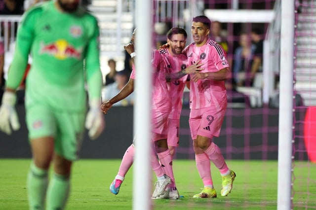 Inter Miami trở lại cuộc đua vô địch MLS, Messi và Suarez cùng 'giải hạn' bàn thắng- Ảnh 1.