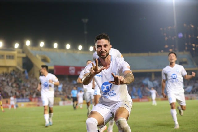 Thắng đẹp Hà Nội, CLB Nam Định tiến gần cúp vô địch V-League - Ảnh 5.