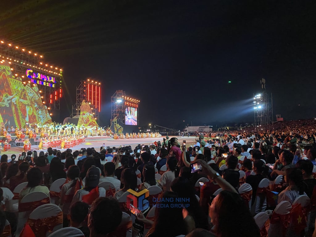 มีผู้คนและนักท่องเที่ยวประมาณ 20,000 คนเข้าร่วมโครงการฮาลองคาร์นิวัล 2025