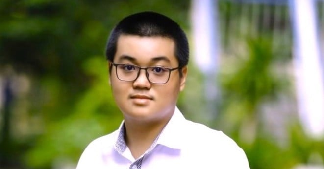 El alumno con mejor puntuación en el examen de décimo grado en Hanoi muestra cómo repasar y obtener una puntuación alta en el examen.