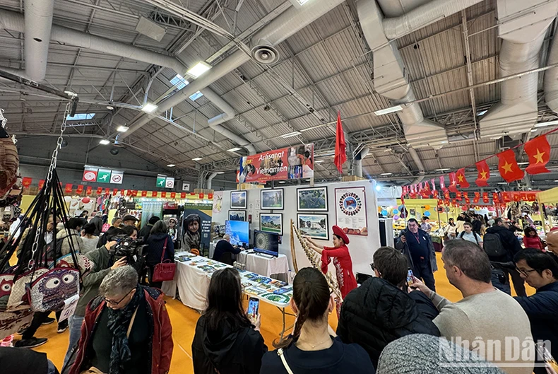 L'espace vietnamien se distingue à la 120e Foire de Paris photo 1
