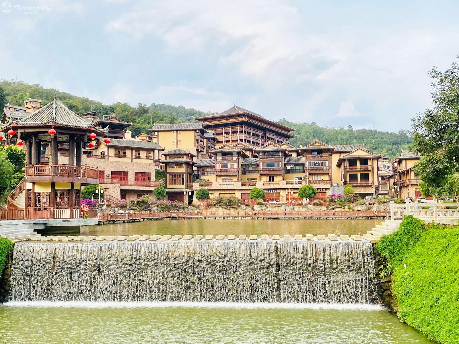 visit-and-check-in-at-the-trai-tich-thuy-temple.jpg