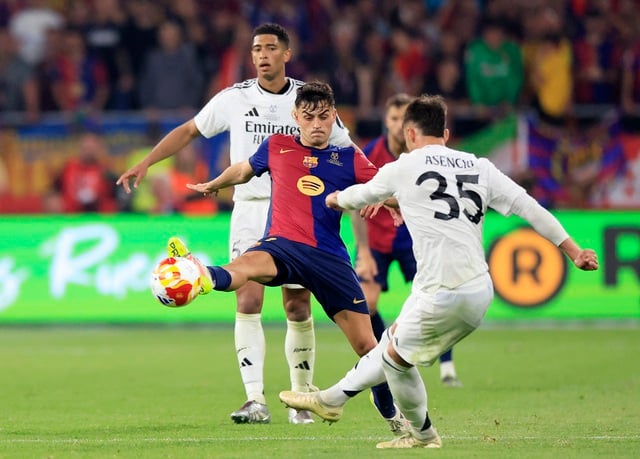 Vì sao Toni Kroos khen Pedri giỏi hơn Yamal, tạo bước ngoặt đua vô địch La Liga? - Ảnh 1.