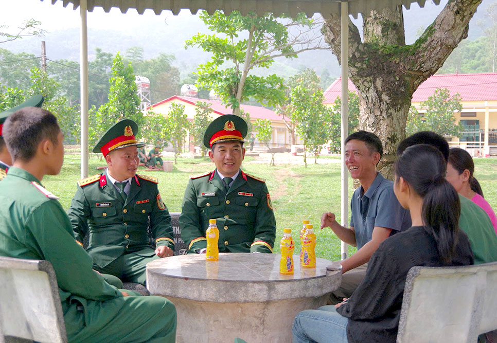 Dấu mốc thiêng liêng, tô thắm cờ truyền thống