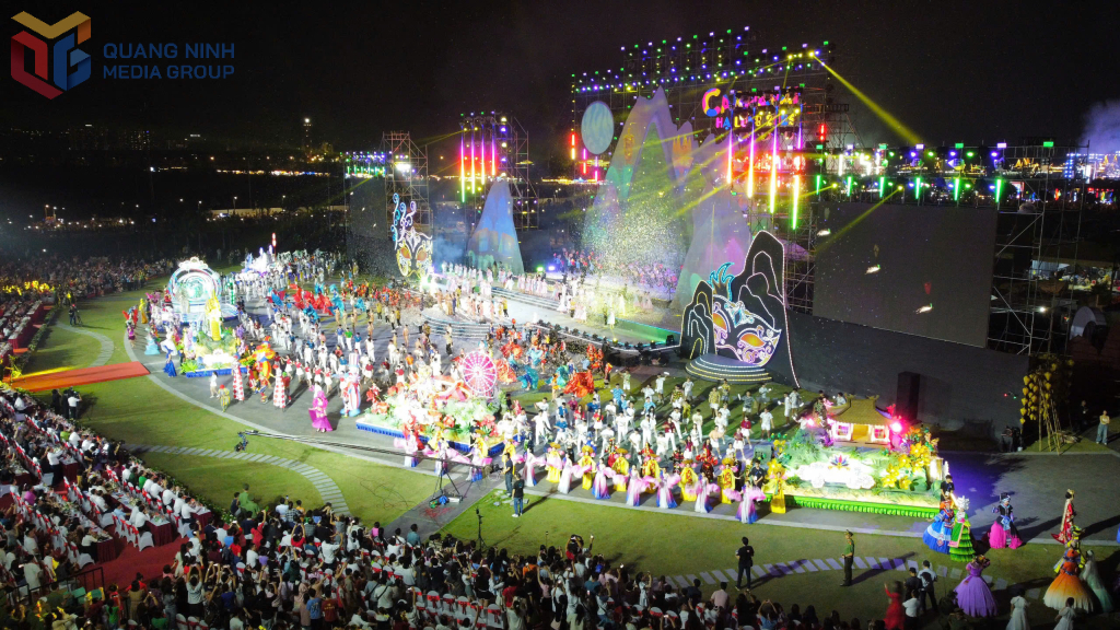 The parade and Samba dances create a vibrant and attractive festival atmosphere.