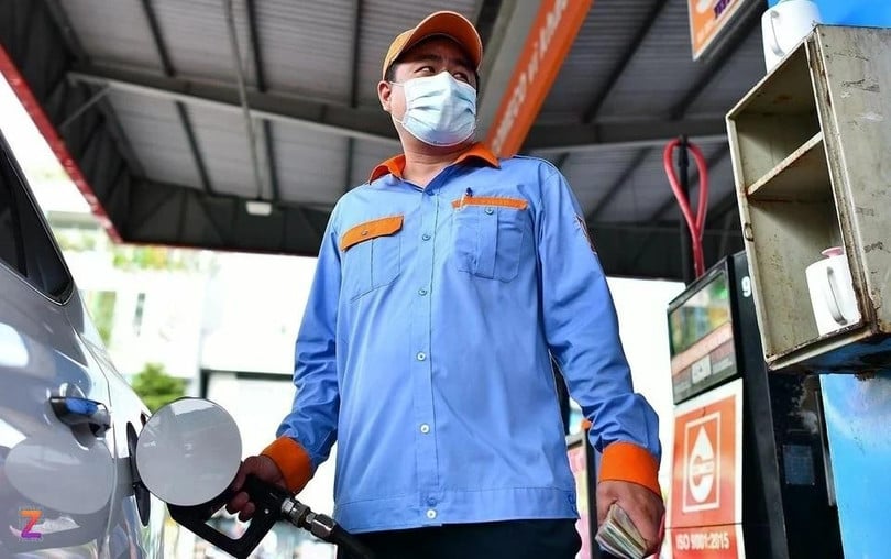 Xăng RON 95 được bán với giá 19.580 đồng/lít. Ảnh: Phạm Ngôn.
