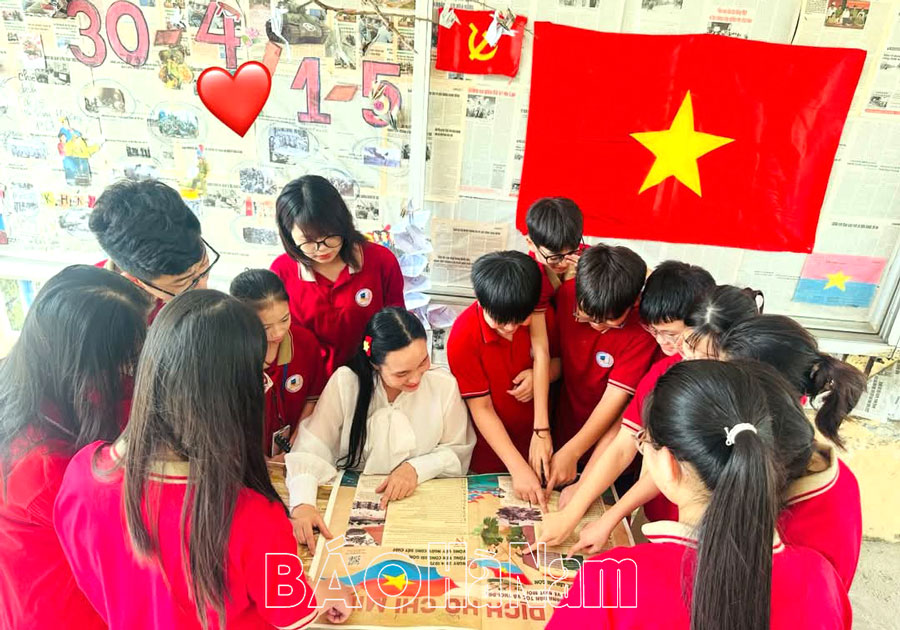 បង្ហាញនូវអាហារបំប៉នពិសេសជិត 1,000 របស់កាសែត Nhan Dan ដល់អ្នកអានខេត្ត Ha Nam